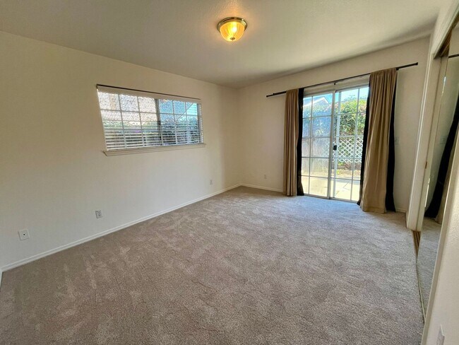 Building Photo - 3 Bedroom 2-1/2 Bathroom North Grover Beach Home with a View