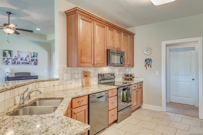 Building Photo - 9208 Springwood Ct