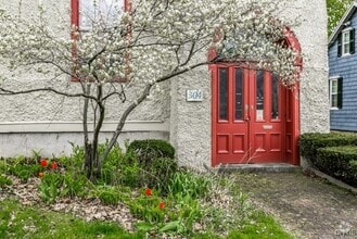 Building Photo - 304 E Genesee St