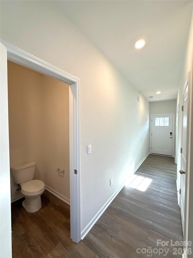 Building Photo - 7640 Bainbridge Rd