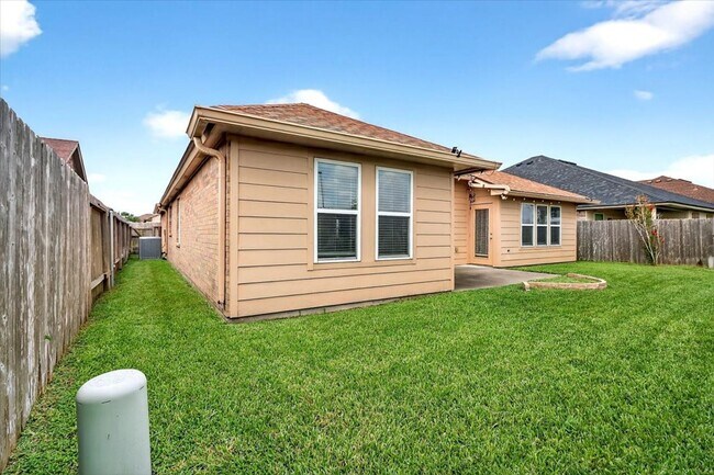Building Photo - 6018 Tapestry Dr