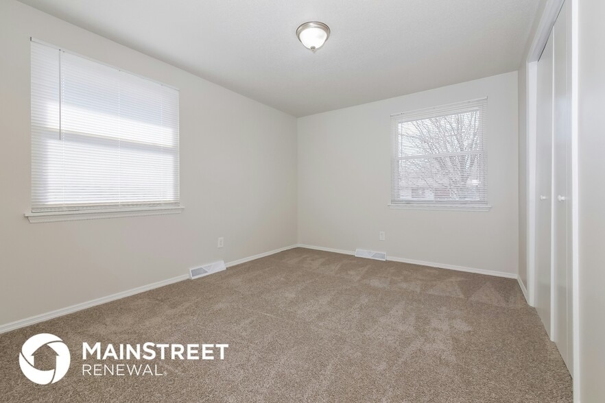 Building Photo - 1045 Lindenwood Ln