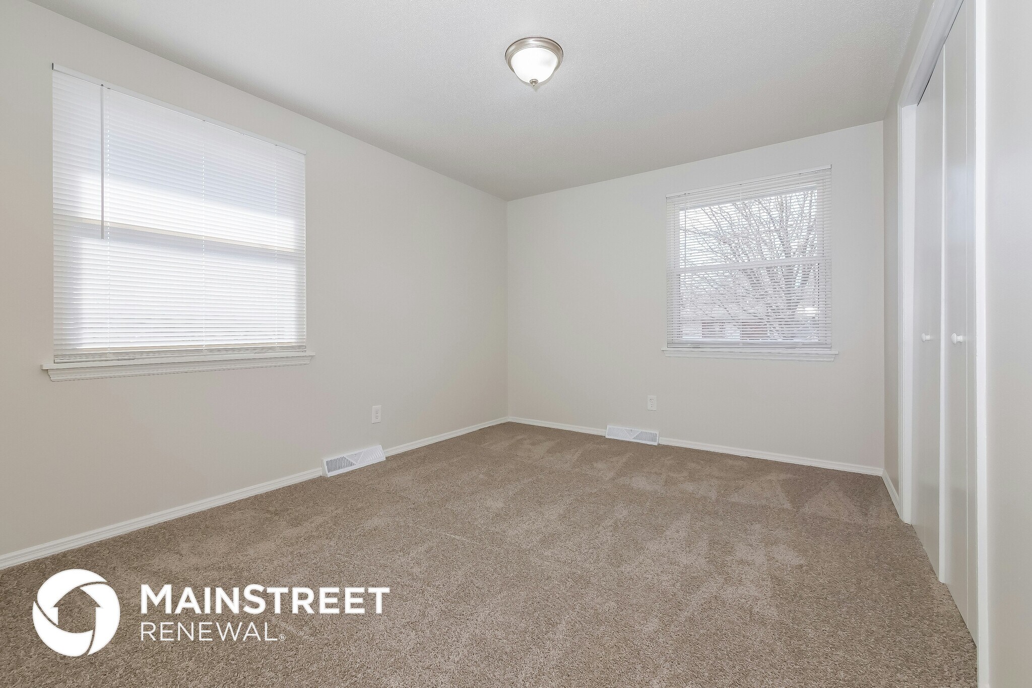 Building Photo - 1045 Lindenwood Ln