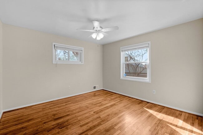 Building Photo - 4 Bed 2 Bath - Twinbrook Cape Cod - Move In Ready