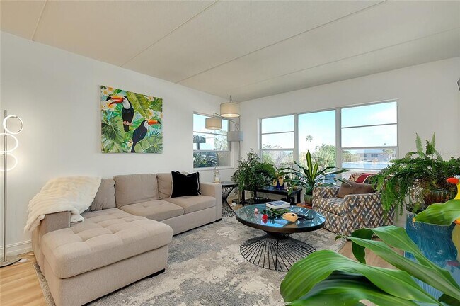 Building Photo - 3806 Gulf of Mexico Dr