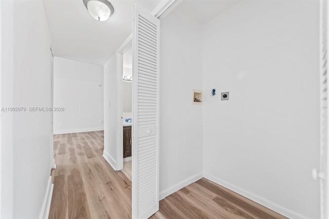 Building Photo - 498 NW 165th St