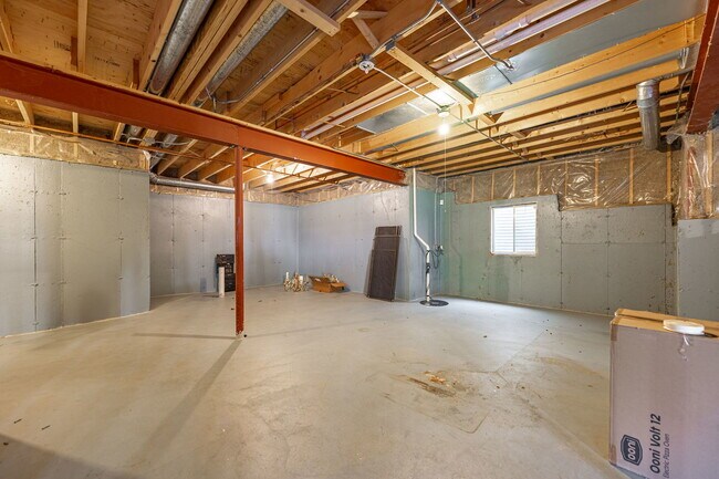 Building Photo - 552 Waters Edge Dr