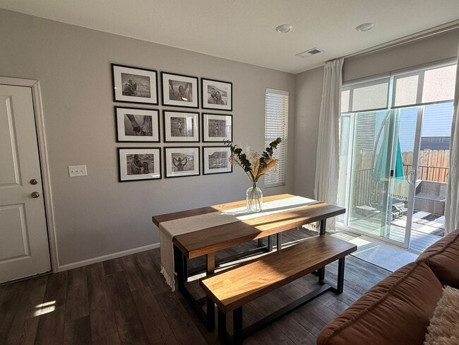 Building Photo - Modern 3 Bed - 2.5 Bath - Baseline - $500 Off First Months Rent!