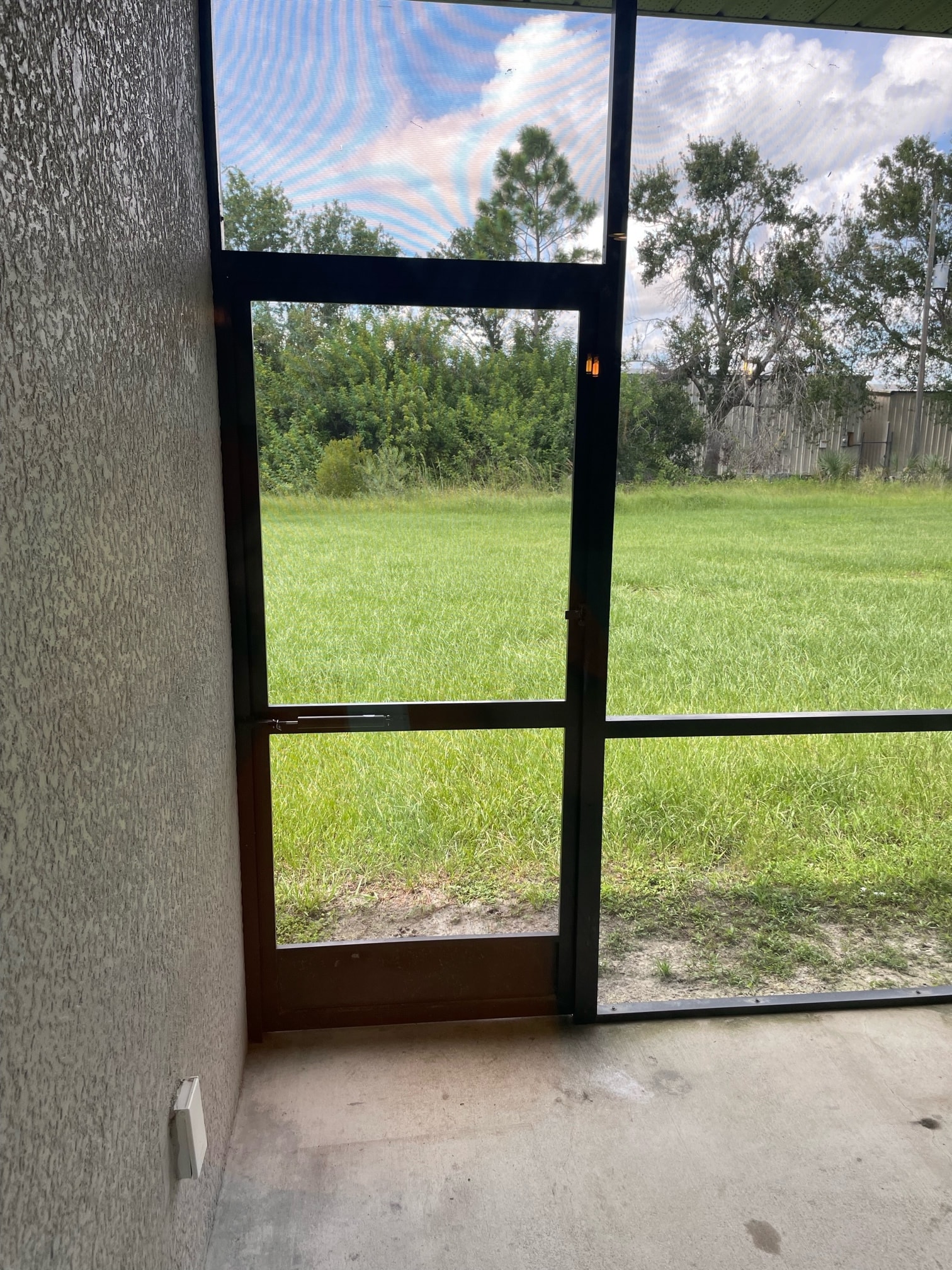 Large backyard - 24484 Zephyr Ct