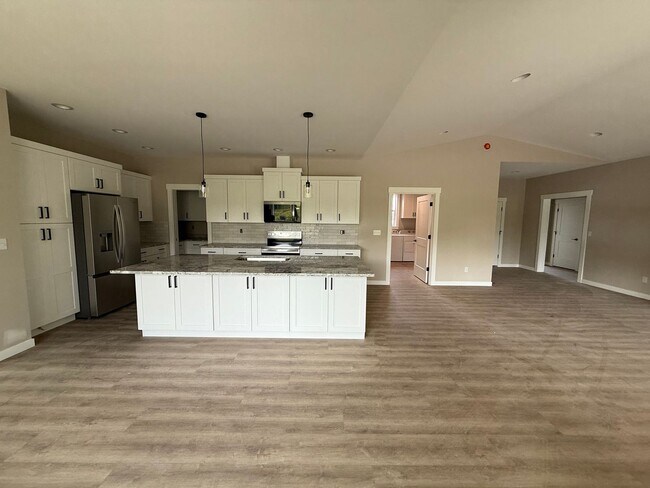 Building Photo - Newly Built Home in Birch Bay Village!