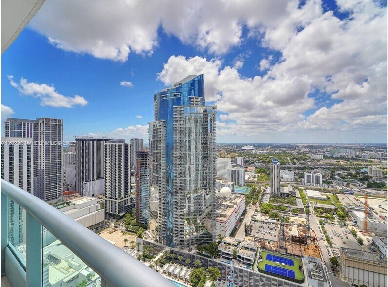 Building Photo - 900 Biscayne Blvd