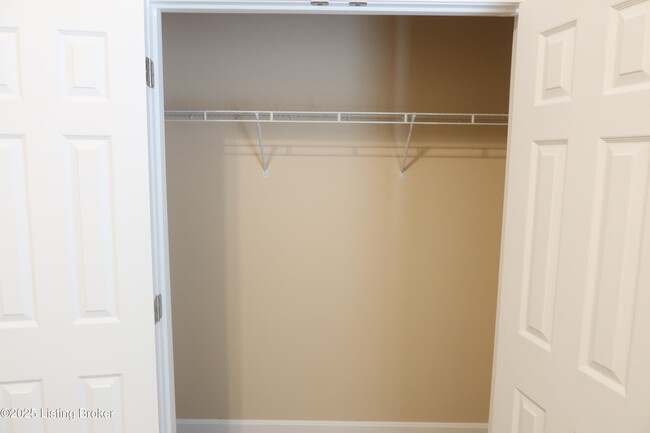 Building Photo - 114 Peonia Rd