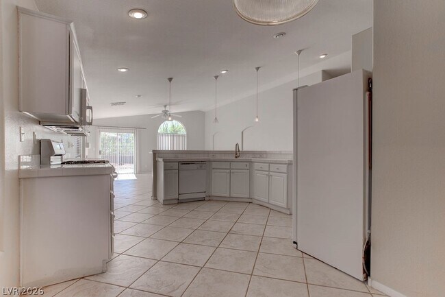 Building Photo - 1460 Dragon Rock Dr