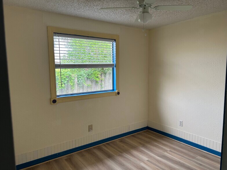 Building Photo - 135 Gassett Rd