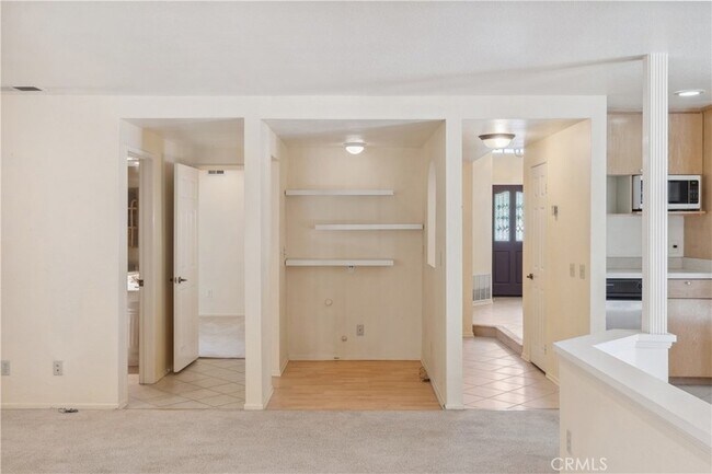 Building Photo - 2655 Victoria Park Dr