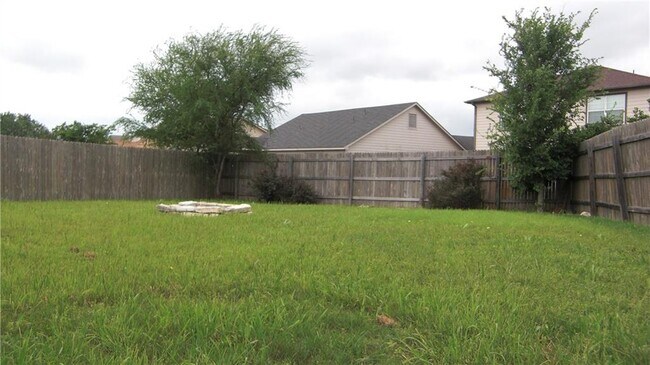 Building Photo - 208 Teron Dr