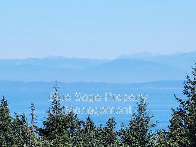 Building Photo - 1965 Baker View Dr