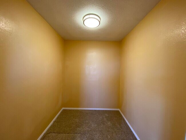 Building Photo - 72 Aspen Dr