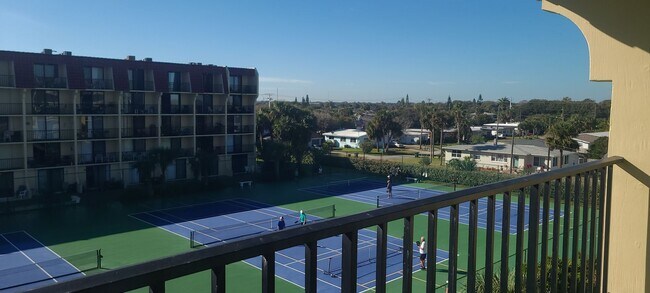 Building Photo - Amazing Community - HIDDEN GEM! Live Across Daytona Beach Inc Water, Internet & Cable ASK ABOUT O...