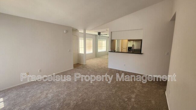 Building Photo - 2023 Lakeridge Cir