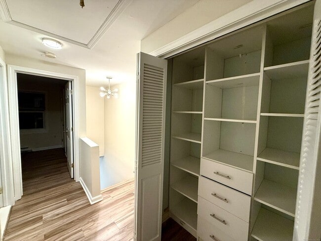 Building Photo - 133 Main St