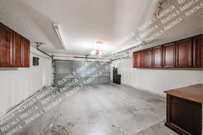 Building Photo - 1716 N Temple St