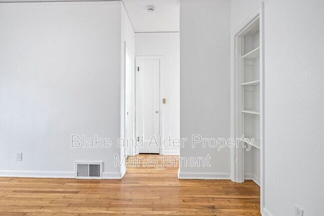 Building Photo - 3622 SE Harrison St