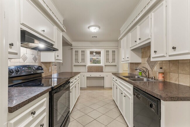 Building Photo - 6010 S 73rd East Ave