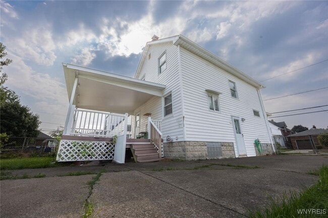 Building Photo - 2732 South Ave