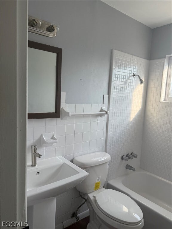 Building Photo - 303 Canyon Dr N