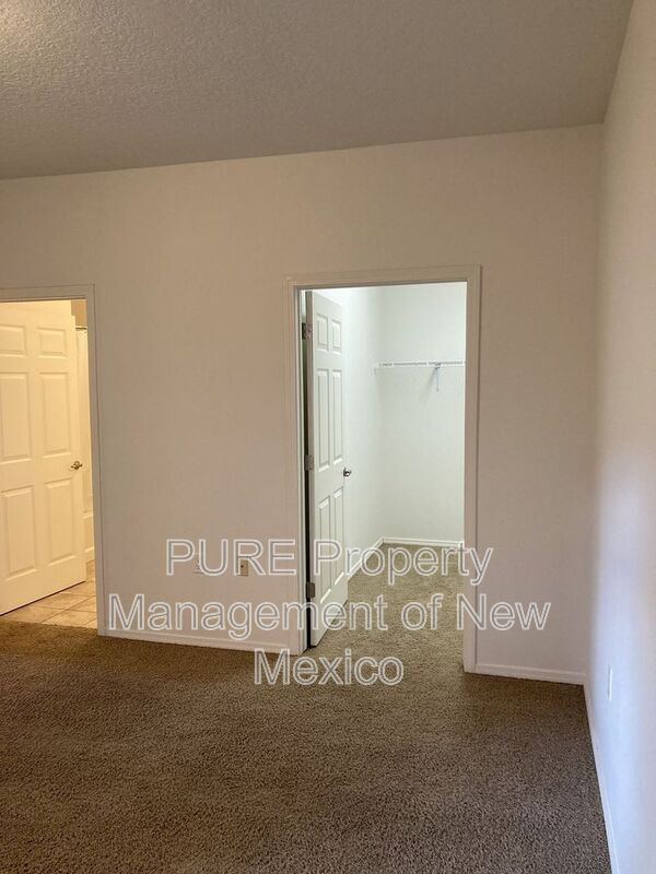 Building Photo - 601 Menaul Blvd NE