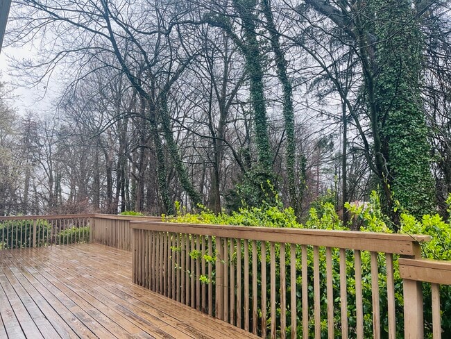 Building Photo - 12 Francine Ct