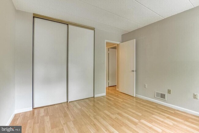 Building Photo - 11564 Rolling Green Ct