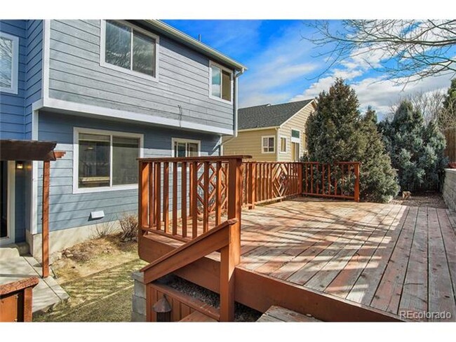 Building Photo - Beautiful single family home with 4 bed an...