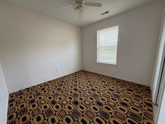 Building Photo - 422 Lasalle Pl