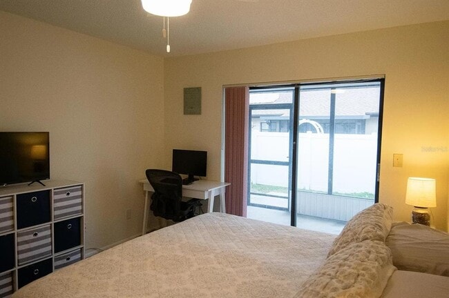 Building Photo - 2021 Saginaw Ct