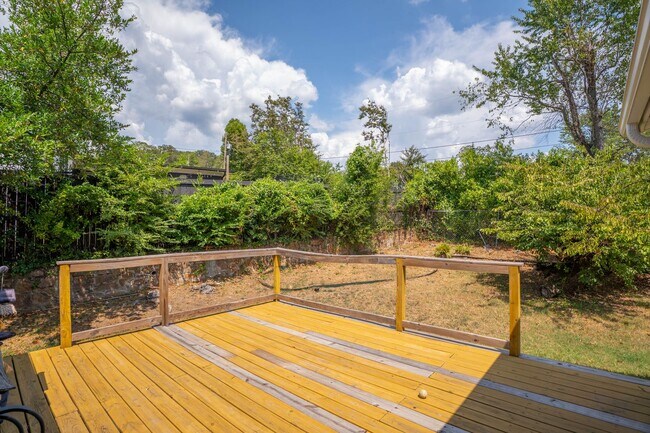 Building Photo - Cozy Updated Kingwood Home with 3 Bedrooms