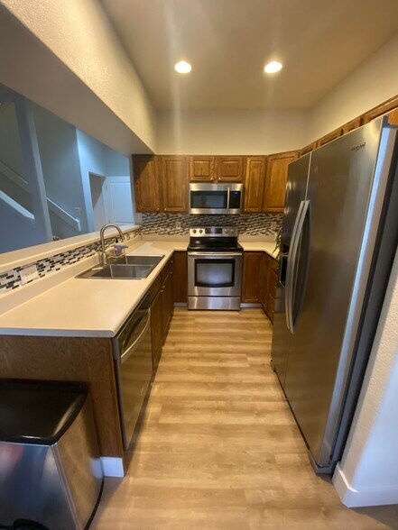 Kitchen - 761 S Depew St