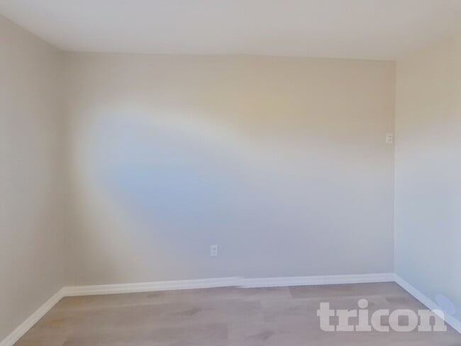 Building Photo - 1103 Livingston Ave