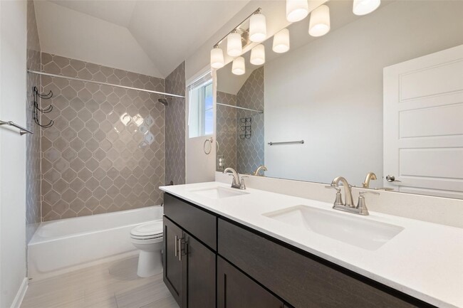 Building Photo - 336 Saturnia Dr