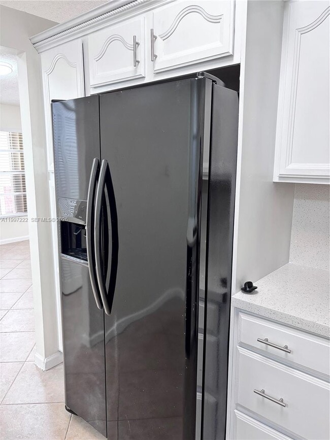 Building Photo - 821 W Beckley Square