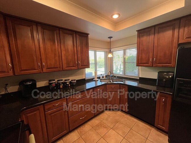 Building Photo - 643 N Vía Acapulco