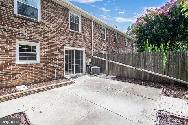 Building Photo - 8323 Kingsgate Rd