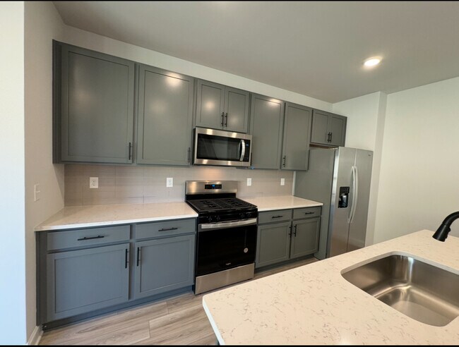 Building Photo - 106 Millbrook Dr