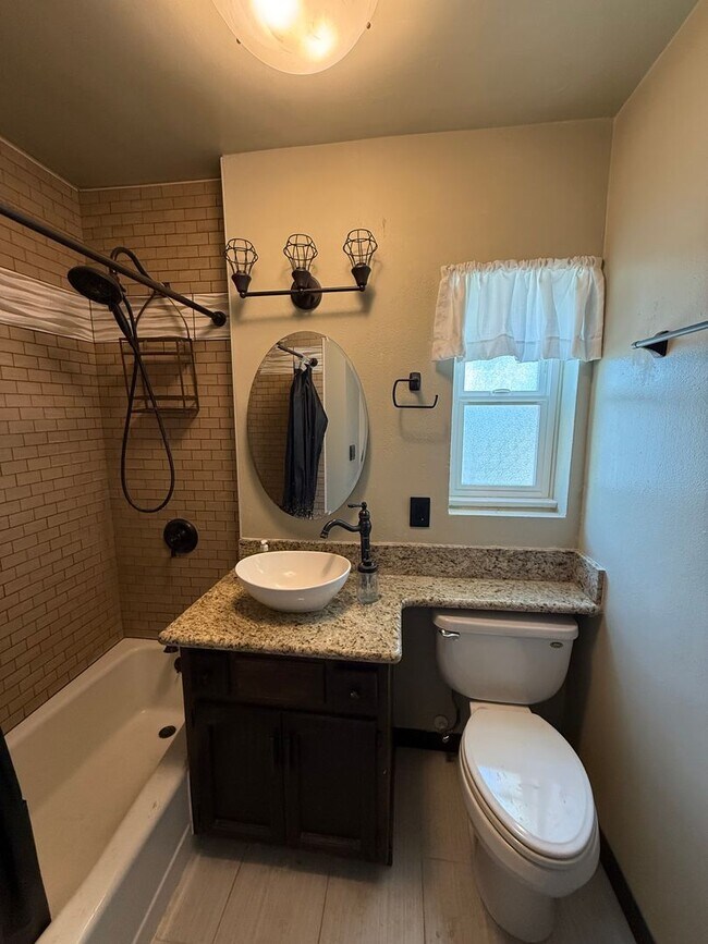 Building Photo - 5958 Pearce Ave