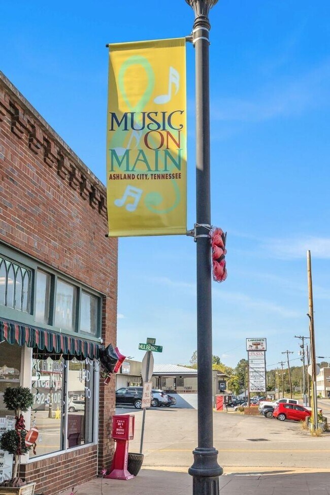 Building Photo - 143 Crockett Hls Ln