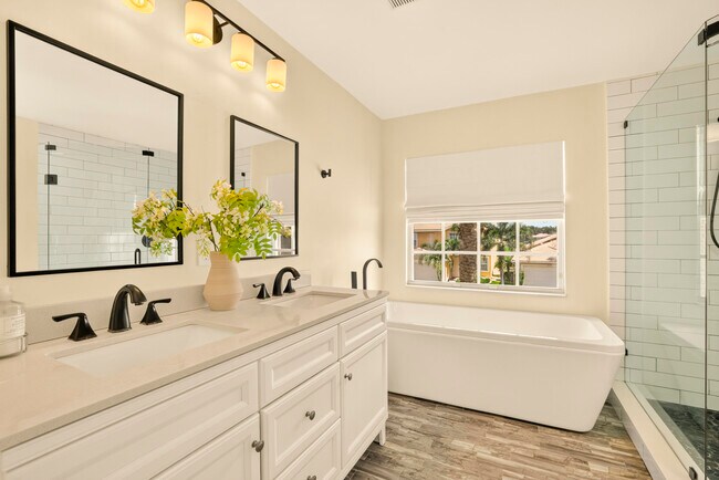 Building Photo - 7630 Topiary Ave