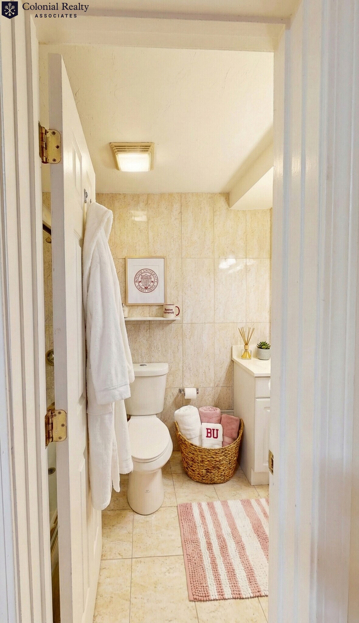 Building Photo - 73 Thatcher St