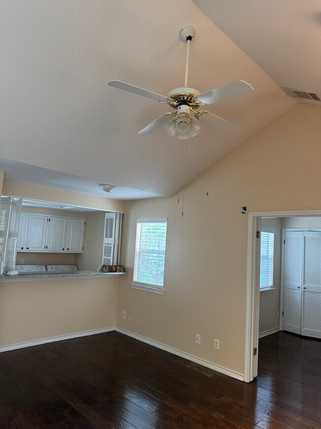 Building Photo - 6220 Bentwood Trail