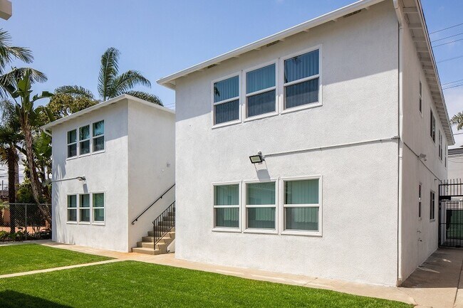 Building Photo - 1145 E 1st St